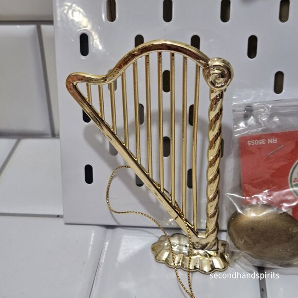 Lot Of 4 Vintage Christmas Ornaments Musical and Swan Plastic - Picture 3 of 7